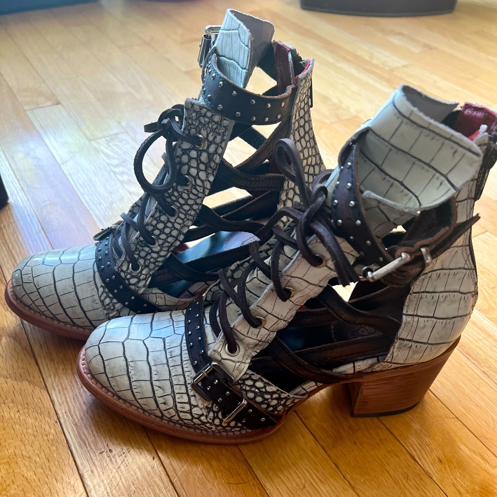 Freebird Cheyenne Boots White Croco - New